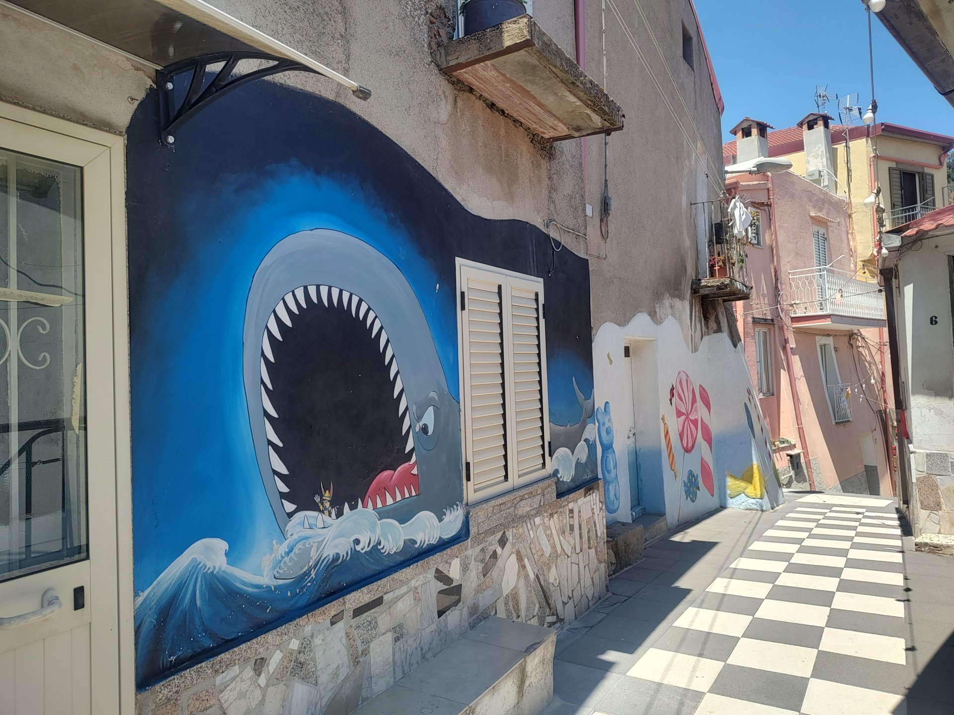 The giant whale mural in Belcastro